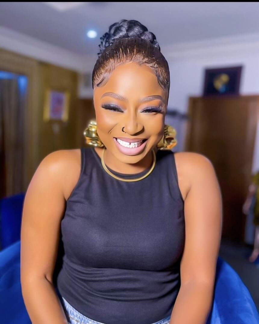 Nollywood Makeup Artist, Dewumi Fatai Rain Curses On Apc, Sanwolu And Colleagues Who Supports Apc